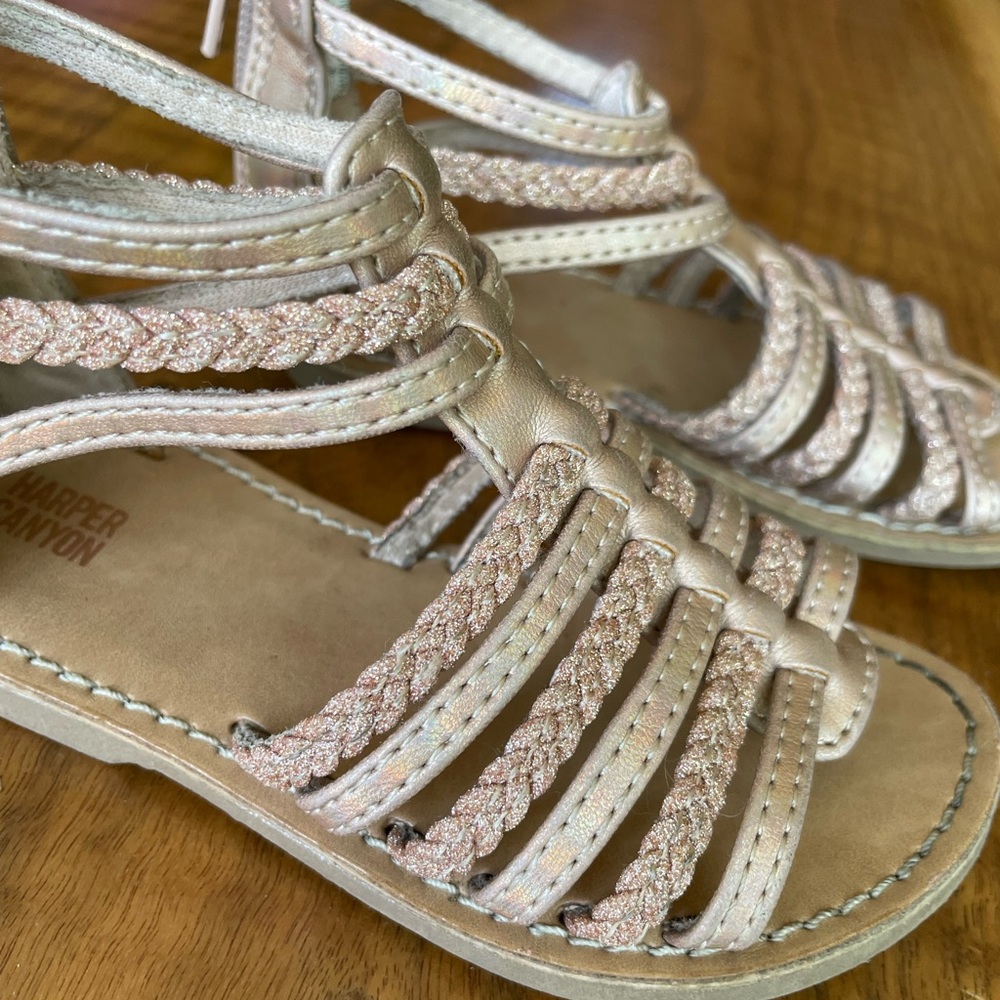 Harper Canyon
Gladiator breaded Sandal, Rose gold. - Picture 4 of 5